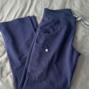 Figs Women’s Navy Kade Cargo Scrub Pant